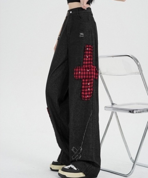 gossip!ロサンゼルス(ゴシップロサンゼルス)の「チェックアクセントエクストリームワイド デコラティブデニムパンツ(デニムパンツ・レディース・ブラック・M/S)」の2枚目の写真