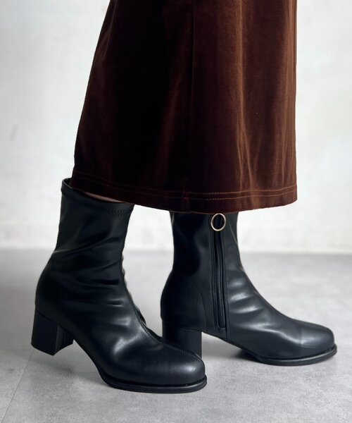 Chez toi（シェトワ）の「ゴールドリングストレッチショートブーツ（ブーツ・レディース・ブラウン/ブラック・MEDIUM/LARGE）」の4枚目の写真