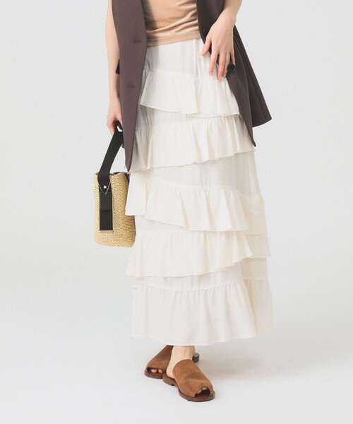 Ray BEAMS（レイビームス）の「アシンメトリー フリル ティアード スカート（スカート・レディース・ベージュ/ブラック/オフホワイト・1/0）」の2枚目の写真