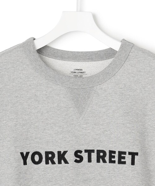 J.PRESS YORK STREET(ジェイプレスヨークストリート)の「【UNISEX】裏毛ベーシックロゴ スウェット(Tシャツ/カットソー・メンズ・ライトグレー系/ダークグリーン系/ブラック系/アイボリー系・SMALL/MEDIUM/LARGE)」の8枚目の写真