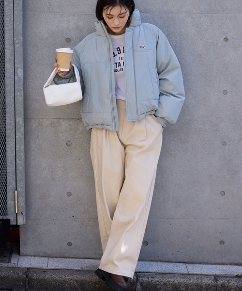 MONO-MART(モノマート)の「PENNEYS/ペニーズ 別注 <撥水/防風> THE FOX ロゴ ワンポイント刺繍 ドロスト 中綿モンスターブルゾン(ダウンジャケット/コート・レディース・ブラック/アイボリー/ライトカーキ/ベージュ・M/L)」の22枚目の写真