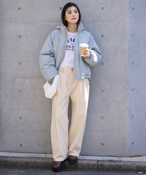 MONO-MART(モノマート)の「PENNEYS/ペニーズ 別注 <撥水/防風> THE FOX ロゴ ワンポイント刺繍 ドロスト 中綿モンスターブルゾン(ダウンジャケット/コート・レディース・ブラック/アイボリー/ライトカーキ/ベージュ・M/L)」の13枚目の写真