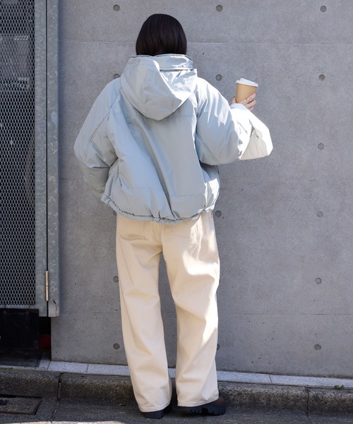 MONO-MART(モノマート)の「PENNEYS/ペニーズ 別注 <撥水/防風> THE FOX ロゴ ワンポイント刺繍 ドロスト 中綿モンスターブルゾン(ダウンジャケット/コート・レディース・ブラック/アイボリー/ライトカーキ/ベージュ・M/L)」の11枚目の写真