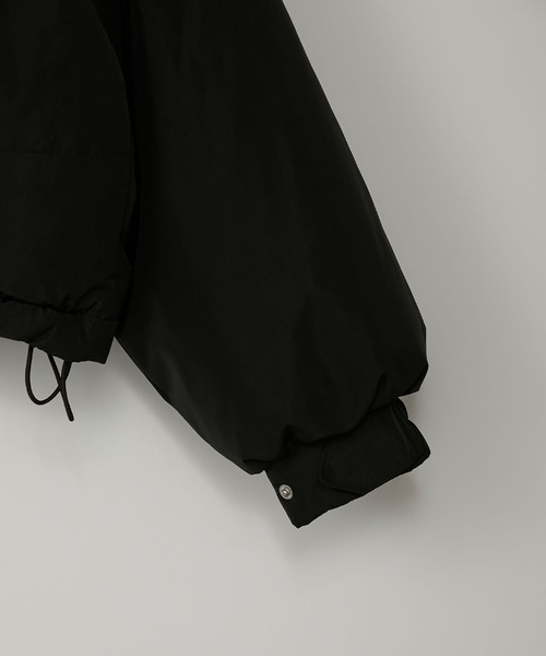 MONO-MART(モノマート)の「PENNEYS/ペニーズ 別注 <撥水/防風> THE FOX ロゴ ワンポイント刺繍 ドロスト 中綿モンスターブルゾン(ダウンジャケット/コート・レディース・ブラック/アイボリー/ライトカーキ/ベージュ・M/L)」の8枚目の写真