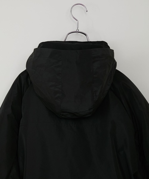 MONO-MART(モノマート)の「PENNEYS/ペニーズ 別注 <撥水/防風> THE FOX ロゴ ワンポイント刺繍 ドロスト 中綿モンスターブルゾン(ダウンジャケット/コート・レディース・ブラック/アイボリー/ライトカーキ/ベージュ・M/L)」の9枚目の写真