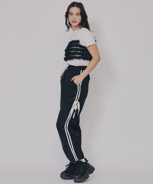 REDYAZEL（レディアゼル）の「サイドリボンラインパラシュートパンツ（その他パンツ・レディース・ピンク/ライトグレー/ブラック/キナリ・FREE）」の2枚目の写真