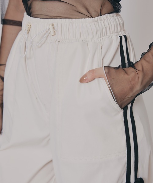 REDYAZEL（レディアゼル）の「サイドリボンラインパラシュートパンツ（その他パンツ・レディース・ピンク/ライトグレー/ブラック/キナリ・FREE）」の8枚目の写真