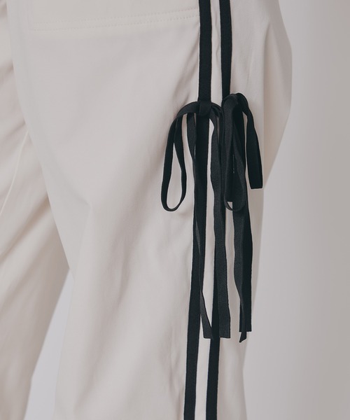 REDYAZEL（レディアゼル）の「サイドリボンラインパラシュートパンツ（その他パンツ・レディース・ピンク/ライトグレー/ブラック/キナリ・FREE）」の9枚目の写真