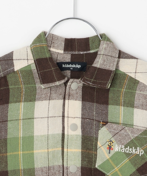 kladskap（クレードスコープ）の「電車刺しゅう長袖チェックシャツ（シャツ/ブラウス・キッズ・カーキ/サックスブルー・90cm/110cm/100cm/130cm）」の4枚目の写真