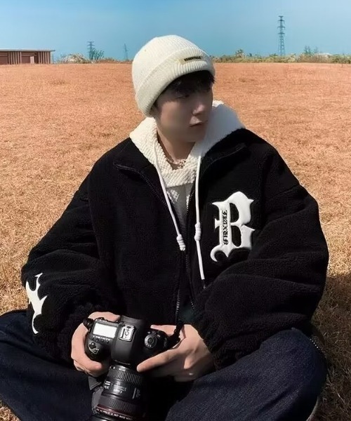 セール】【25年秋冬新作】ボアフリースワッペン付きスタンドジャケット