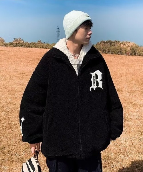 セール】【25年秋冬新作】ボアフリースワッペン付きスタンドジャケット