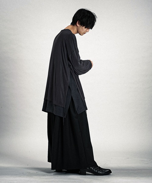 NO ID.(ノーアイディ)の「【NO ID.】Layered Crew-Neck Big Pullover / レイヤード クルーネック ビッグ プルオーバー(Tシャツ/カットソー・メンズ・グレー/その他23/ブラック・ONE SIZE)」の5枚目の写真