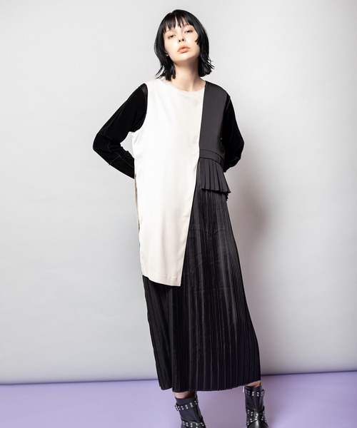 OSMOSIS(オズモーシス)の「2WAYレイヤードプリーツワンピース(ワンピース・レディース・その他/ブラック/ライトグレー・ONE SIZE)」の3枚目の写真