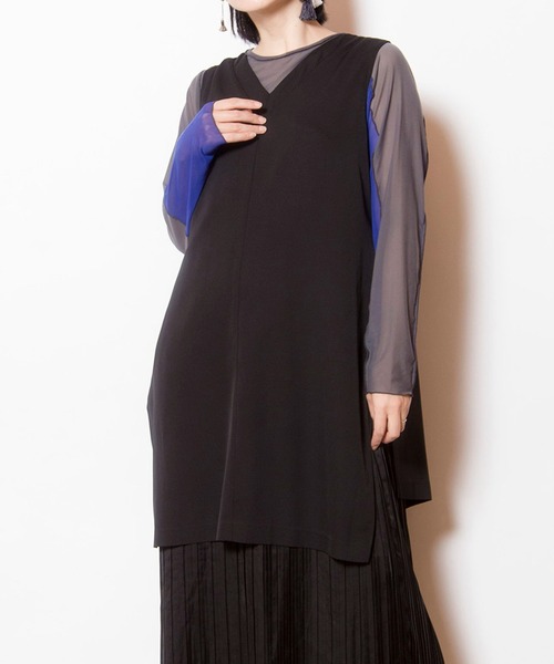 OSMOSIS(オズモーシス)の「2WAYレイヤードプリーツワンピース(ワンピース・レディース・その他/ブラック/ライトグレー・ONE SIZE)」の2枚目の写真