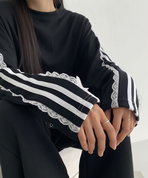 Doula Doula(ドゥーラドゥーラ)の「レースライン入りクロップド丈スウェット(Tシャツ/カットソー・レディース・ブラック/ネイビー/ライトグレー・FREE)」の15枚目の写真