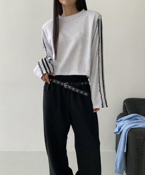 Doula Doula(ドゥーラドゥーラ)の「レースライン入りクロップド丈スウェット(Tシャツ/カットソー・レディース・ブラック/ネイビー/ライトグレー・FREE)」の7枚目の写真