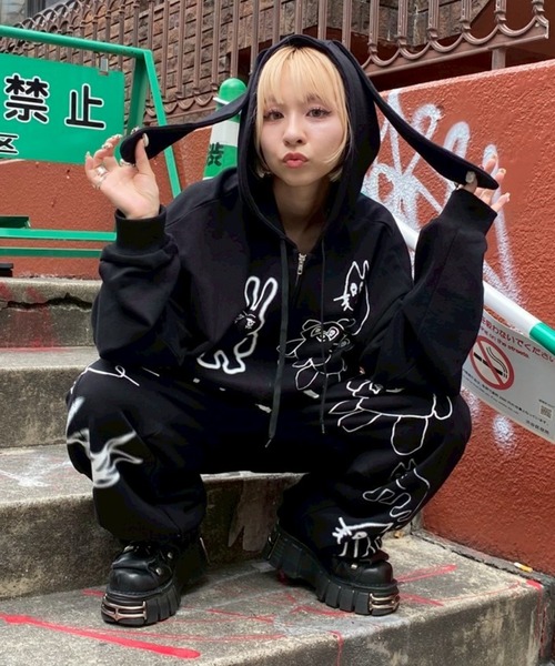 Candy Stripper（キャンディストリッパー）の「GRAFFITI PRINT フーディー（パーカー・レディース・ブラック/ブルー/ヘザーグレー・FREE）」の11枚目の写真