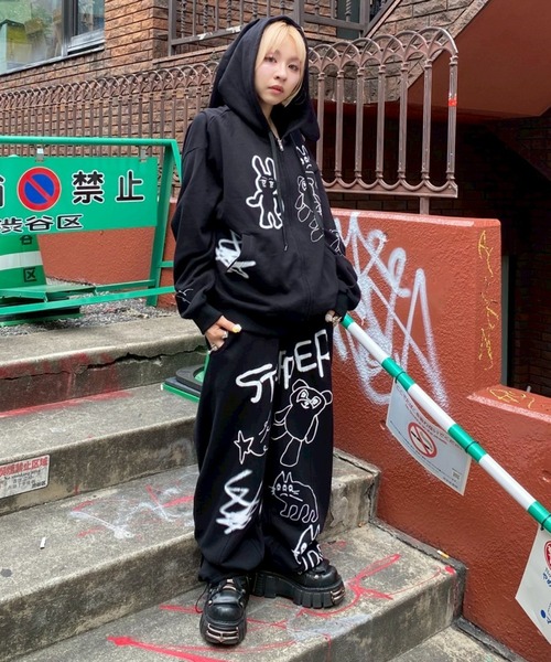 Candy Stripper（キャンディストリッパー）の「GRAFFITI PRINT フーディー（パーカー・レディース・ブラック/ブルー/ヘザーグレー・FREE）」の14枚目の写真