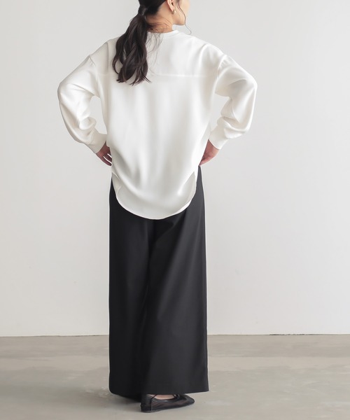 for/c(フォーシー)の「ジョーゼットきれいめカジュアルロングスリーブブラウス【サスティナブル】(Tシャツ/カットソー・レディース・ブラック/オフホワイト・M/L)」の8枚目の写真