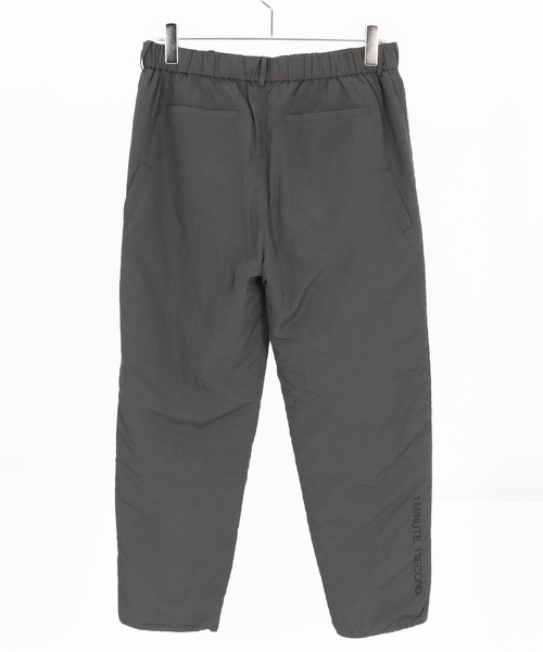 1minute 1second(ワンミニットワンセカンド)の「mp14218-padded 6-pocket pants with cursive embroidery ナイロンパンツ(1M25F030)(その他パンツ・メンズ・チャコール/ブラック・XL/L/M/S)」の13枚目の写真