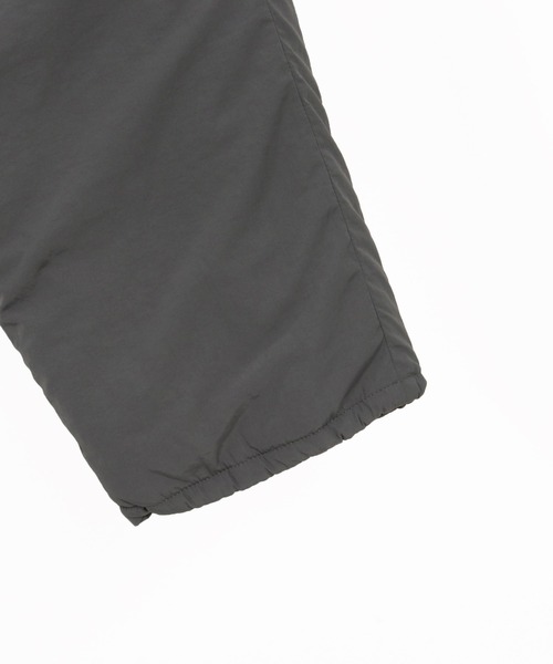 1minute 1second(ワンミニットワンセカンド)の「mp14218-padded 6-pocket pants with cursive embroidery ナイロンパンツ(1M25F030)(その他パンツ・メンズ・チャコール/ブラック・XL/L/M/S)」の16枚目の写真