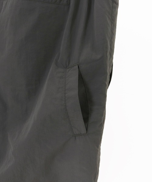 1minute 1second(ワンミニットワンセカンド)の「mp14218-padded 6-pocket pants with cursive embroidery ナイロンパンツ(1M25F030)(その他パンツ・メンズ・チャコール/ブラック・XL/L/M/S)」の18枚目の写真