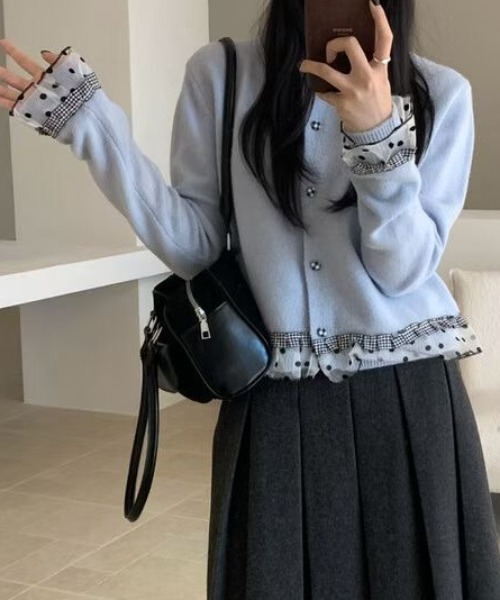 Sibra（シブラ）の「ドットチュール×チェックフリルレイヤード風カーディガン（カーディガン/ボレロ・レディース・ブラック/ブルー/グレー/アイボリー/イエロー/レッド/ピンク・M）」の12枚目の写真