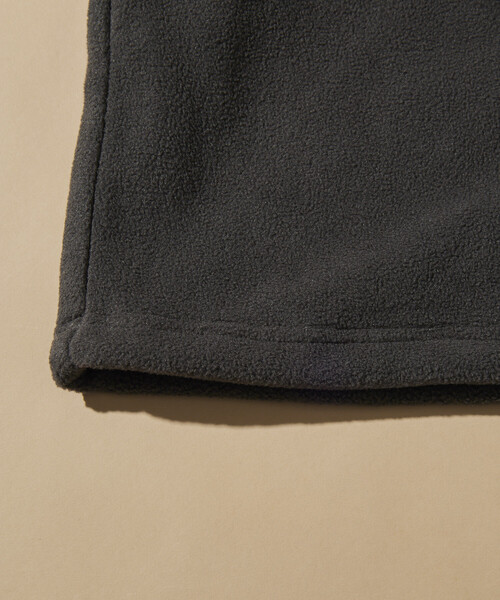 FREAK'S STORE(フリークスストア)の「ビッグシルエット ワンポイントロゴ スピンドル フリースセットアップ クルーネックプルオーバー パンツセット(ルームウェア/パジャマ・メンズ・チャコールグレー/ブラック/ネイビー/ナチュラル/ブルー系その他/チェック/オリーブ・SMALL/MEDIUM/LARGE)」の11枚目の写真