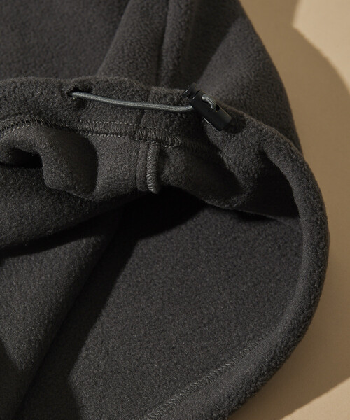 FREAK'S STORE(フリークスストア)の「ビッグシルエット ワンポイントロゴ スピンドル フリースセットアップ クルーネックプルオーバー パンツセット(ルームウェア/パジャマ・メンズ・チャコールグレー/ブラック/ネイビー/ナチュラル/ブルー系その他/チェック/オリーブ・SMALL/MEDIUM/LARGE)」の12枚目の写真