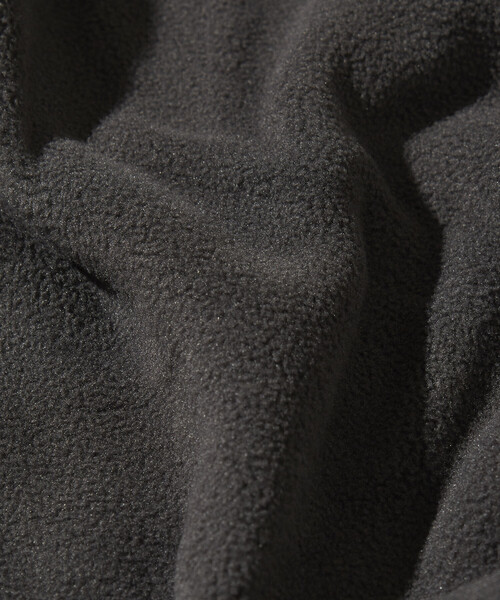 FREAK'S STORE(フリークスストア)の「ビッグシルエット ワンポイントロゴ スピンドル フリースセットアップ クルーネックプルオーバー パンツセット(ルームウェア/パジャマ・メンズ・チャコールグレー/ブラック/ネイビー/ナチュラル/ブルー系その他/チェック/オリーブ・SMALL/MEDIUM/LARGE)」の13枚目の写真