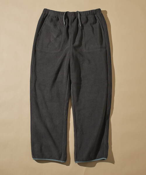 FREAK'S STORE(フリークスストア)の「ビッグシルエット ワンポイントロゴ スピンドル フリースセットアップ クルーネックプルオーバー パンツセット(ルームウェア/パジャマ・メンズ・チャコールグレー/ブラック/ネイビー/ナチュラル/ブルー系その他/チェック/オリーブ・SMALL/MEDIUM/LARGE)」の15枚目の写真