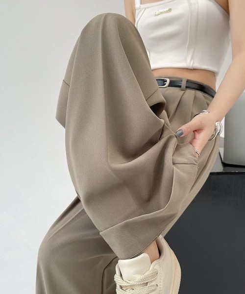 LETee(レティー)の「ツータックワイドレッグパンツ/ターンアップボトムス(その他パンツ・レディース・ブラック/ベージュ/ホワイト・S/M)」の8枚目の写真