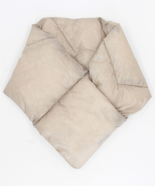 NANGA（ナンガ）の「NANGA/ナンガ PORTABLE LIGHT DOWN MUFFLER ポータブルライトダウンマフラー（マフラー・メンズ・ブラウン系その他/オリーブ/ブラック/ベージュ・ONE SIZE）」の3枚目の写真