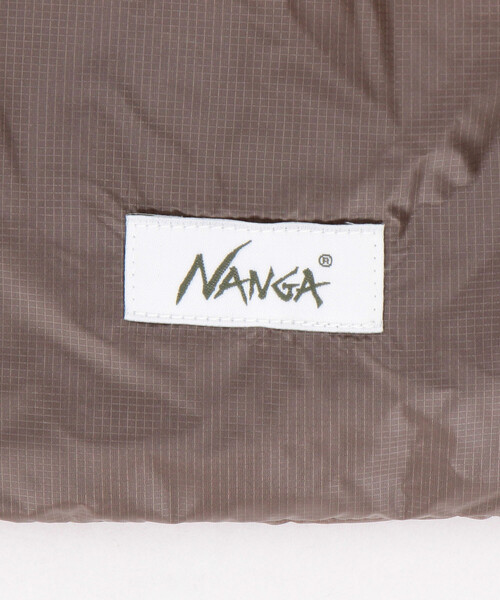 NANGA（ナンガ）の「NANGA/ナンガ PORTABLE LIGHT DOWN MUFFLER ポータブルライトダウンマフラー（マフラー・メンズ・ブラウン系その他/オリーブ/ブラック/ベージュ・ONE SIZE）」の7枚目の写真