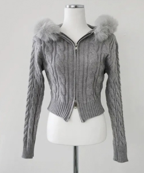 セール】ファー付きフード ケーブル編み ダブルジップショート丈ニット