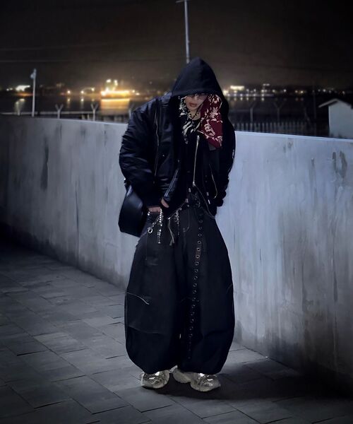 RSSC(アールエスエスシー)の「DENIM STRAP CROP HOOD ZIPUP - BLACK(パーカー・レディース・その他・1/2)」の13枚目の写真