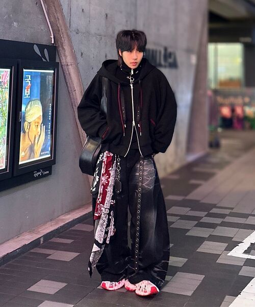 RSSC(アールエスエスシー)の「DENIM STRAP CROP HOOD ZIPUP - BLACK(パーカー・レディース・その他・1/2)」の16枚目の写真