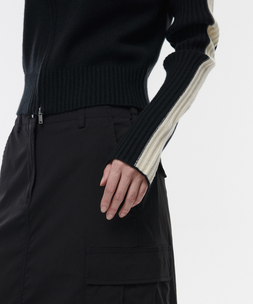 MUSINSA STANDARD WOMAN（ムシンサスタンダードウーマン）の「ウィメンズトラックニットジップアップ[ブラック]（ニット/セーター・レディース・その他・SMALL/MEDIUM/LARGE）」の5枚目の写真