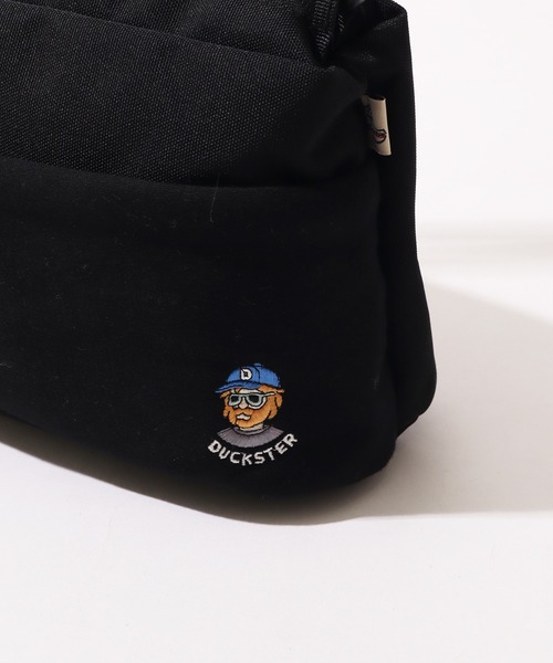 Duckster（ダックスター）の「【DUCKSTER/ダックスター】キャラクター刺繍 横型ショルダー（ショルダーバッグ・メンズ・チャコール/グレー/ブラック/ネイビー・FREE）」の8枚目の写真