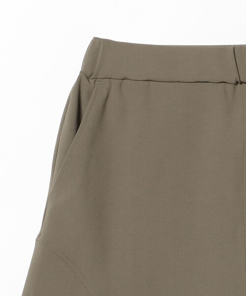 BEAMS GOLF(ビームスゴルフ)の「ORANGE LABEL / インナー付き フレアスカート(UVカット)(スカート・レディース・ブラック/オリーブ・SMALL/MEDIUM/LARGE)」の4枚目の写真