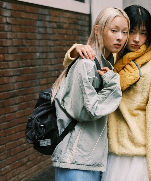 ROCKFISH WEATHERWEAR(ロックフィッシュウェザーウェア)の「NYLON BACKPACK(バックパック/リュック・レディース・ブラック/ピンクベージュ/チャコール/キャメル・FREE)」の12枚目の写真