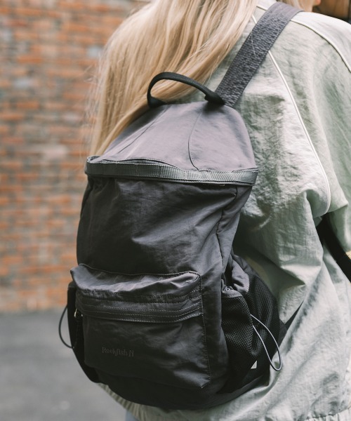 ROCKFISH WEATHERWEAR(ロックフィッシュウェザーウェア)の「NYLON BACKPACK(バックパック/リュック・レディース・ブラック/ピンクベージュ/チャコール/キャメル・FREE)」の13枚目の写真