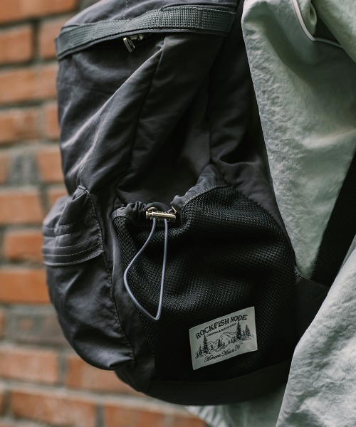 ROCKFISH WEATHERWEAR(ロックフィッシュウェザーウェア)の「NYLON BACKPACK(バックパック/リュック・レディース・ブラック/ピンクベージュ/チャコール/キャメル・FREE)」の15枚目の写真
