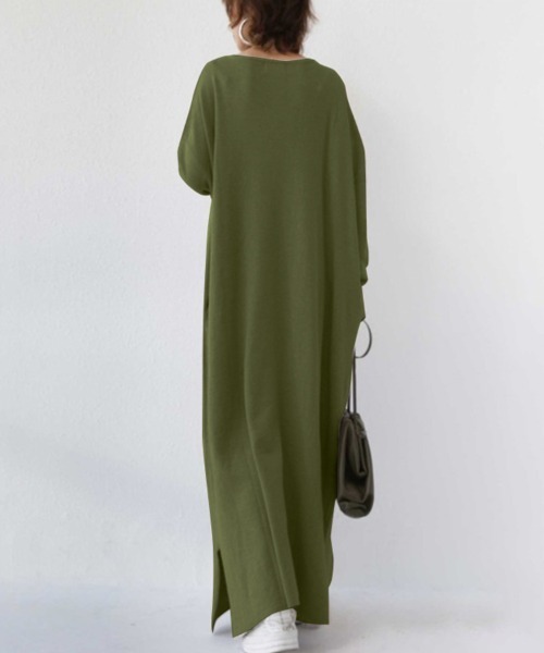 Flugge(フラッジー)の「Vネックゆったりロングワンピース(ワンピース・レディース・グレー/ブラック/カーキ・LARGE/MEDIUM)」の5枚目の写真