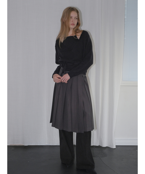 ETMON（エトモン）の「Multi-Way Pleats Skirt, Charcoal（スカート・レディース・その他・F）」の2枚目の写真