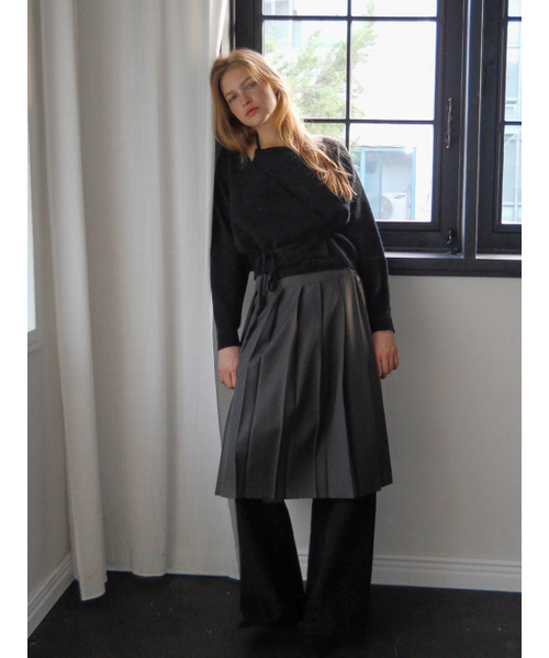 ETMON（エトモン）の「Multi-Way Pleats Skirt, Charcoal（スカート・レディース・その他・F）」の3枚目の写真