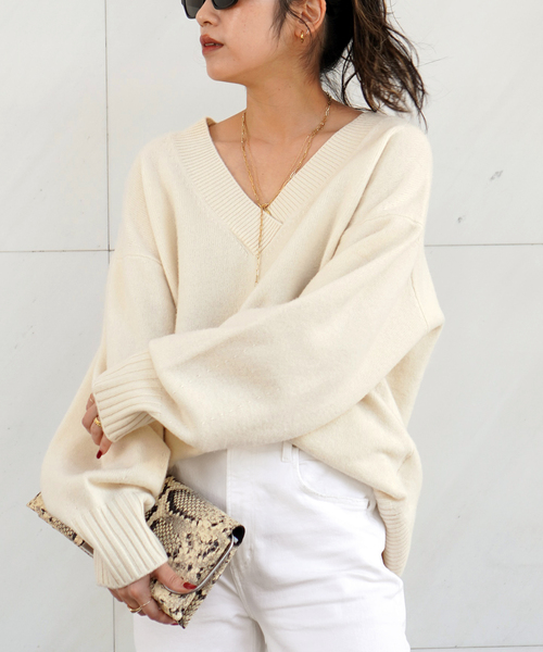 AP STUDIO（エーピーストゥディオ）の「MULE Vネックプルオーバー（ニット/セーター・レディース・ホワイト/ウッド・FREE）」の6枚目の写真