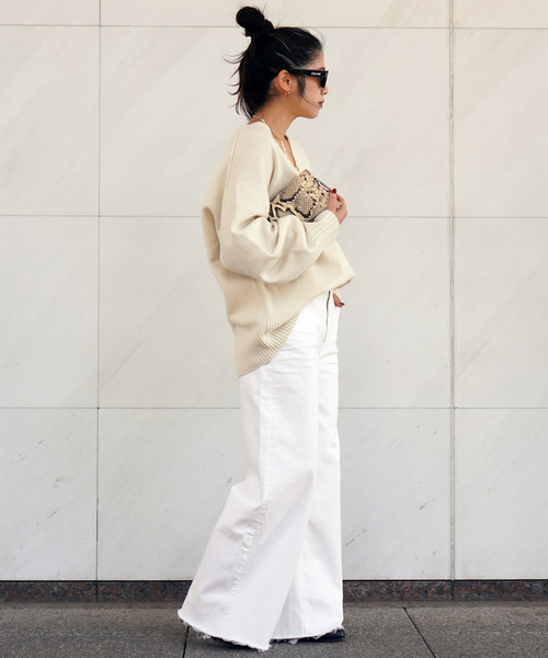 AP STUDIO（エーピーストゥディオ）の「MULE Vネックプルオーバー（ニット/セーター・レディース・ホワイト/ウッド・FREE）」の8枚目の写真