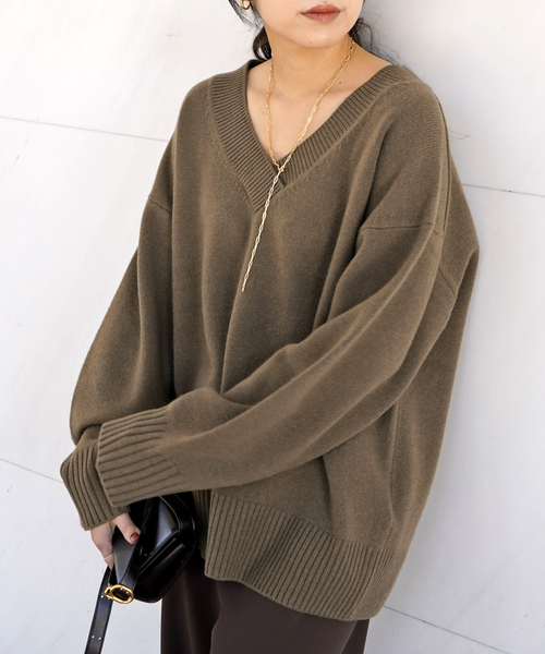 AP STUDIO（エーピーストゥディオ）の「MULE Vネックプルオーバー（ニット/セーター・レディース・ホワイト/ウッド・FREE）」の10枚目の写真