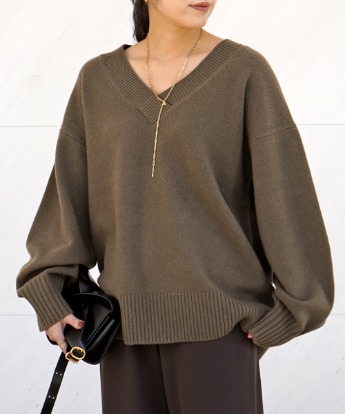 AP STUDIO（エーピーストゥディオ）の「MULE Vネックプルオーバー（ニット/セーター・レディース・ホワイト/ウッド・FREE）」の13枚目の写真